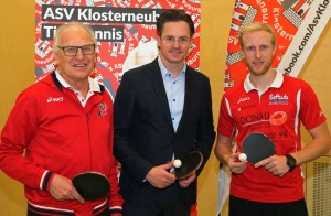 Obmann-Stv. Herbert Katholnig, Bürgermeister Stefan Schmuckenschlager, Obmann und Jugendtrainer Fabrizian Pokorny